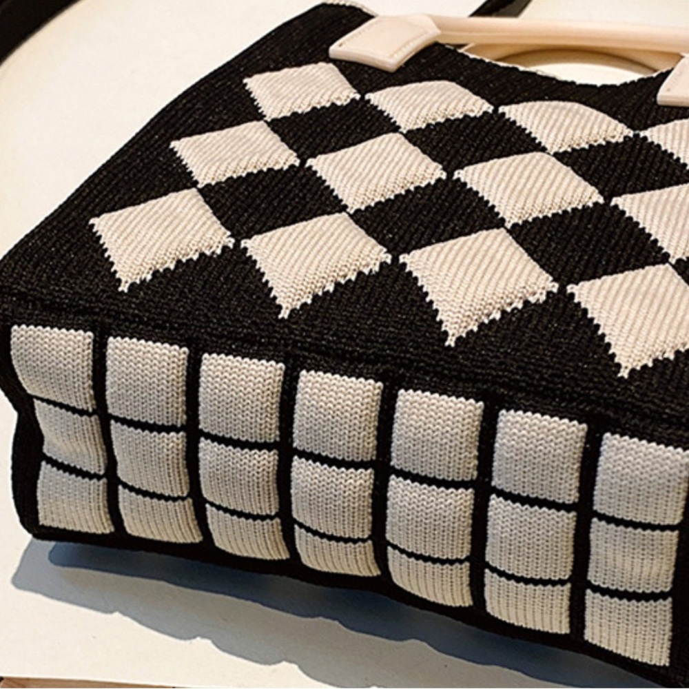 NWT Chic Argyle White/Black Knitted Tote Crossbody Bag - Picture 9 of 11